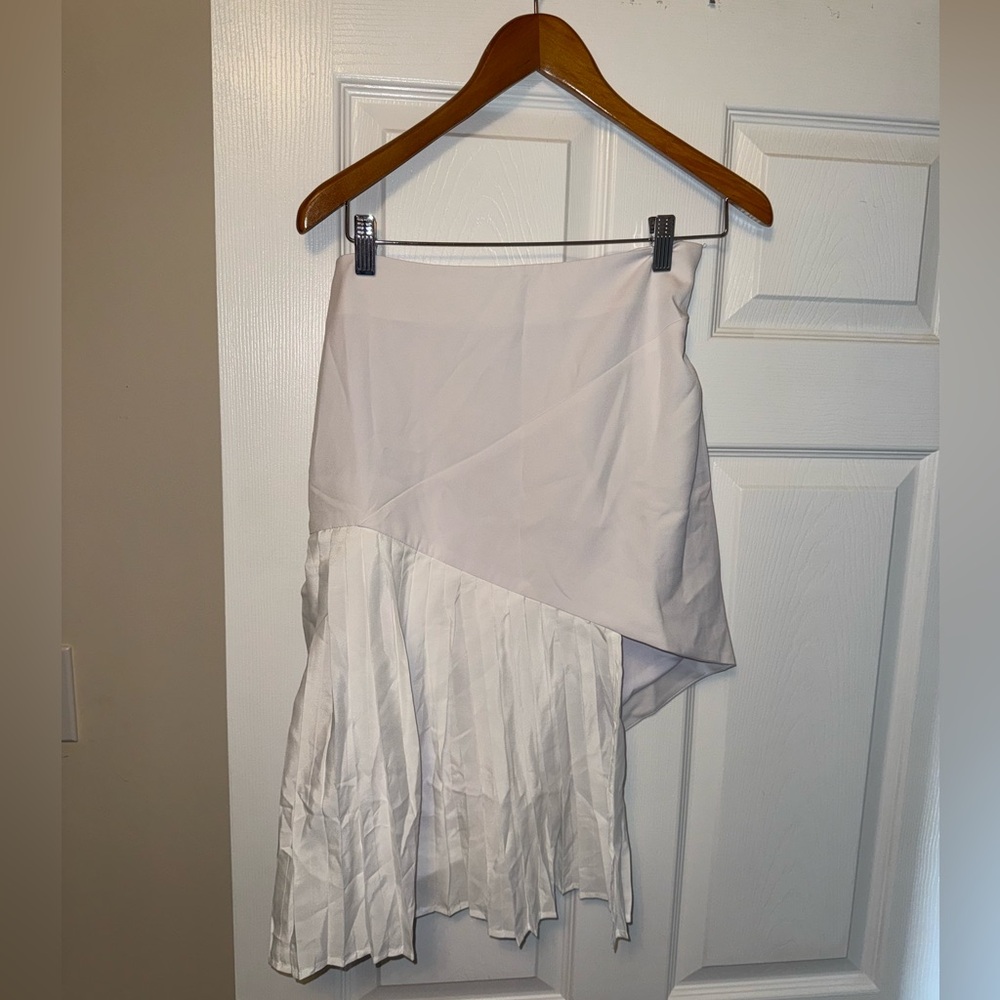 Bridal skirt - size 10 new with tags